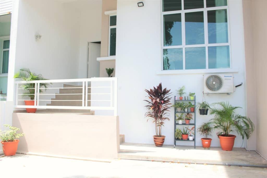 New Seaview Cozy Modern Beach House Tanjung Bungah  Bagian luar foto