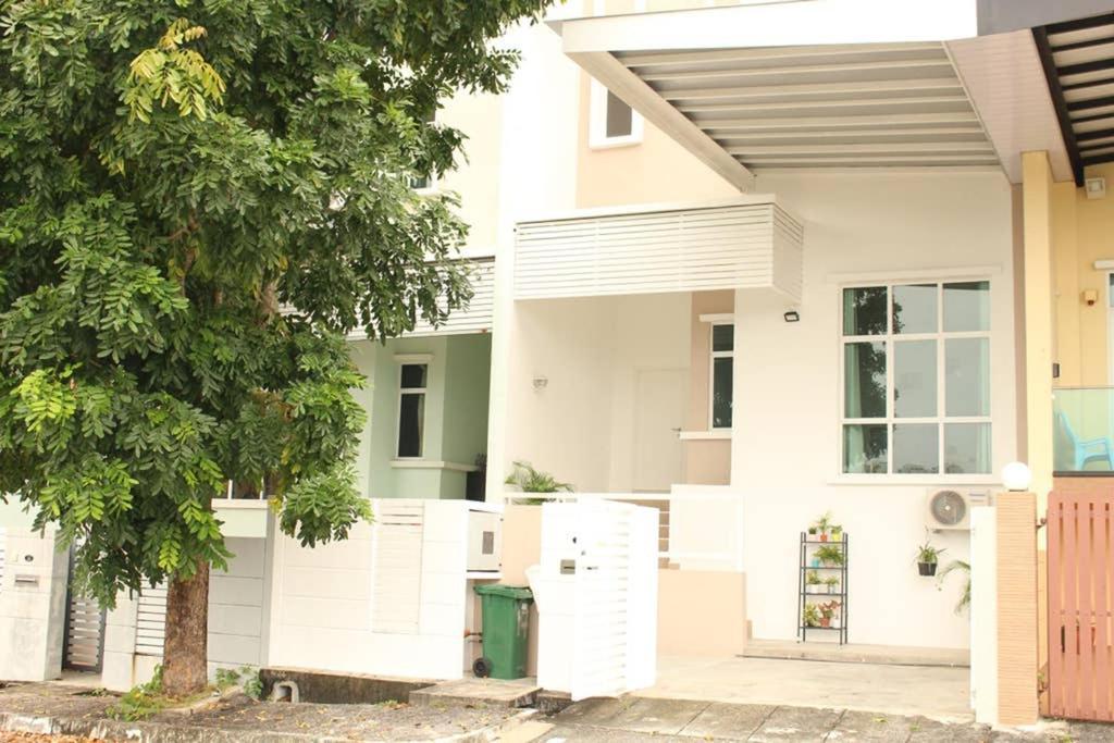 New Seaview Cozy Modern Beach House Tanjung Bungah  Bagian luar foto